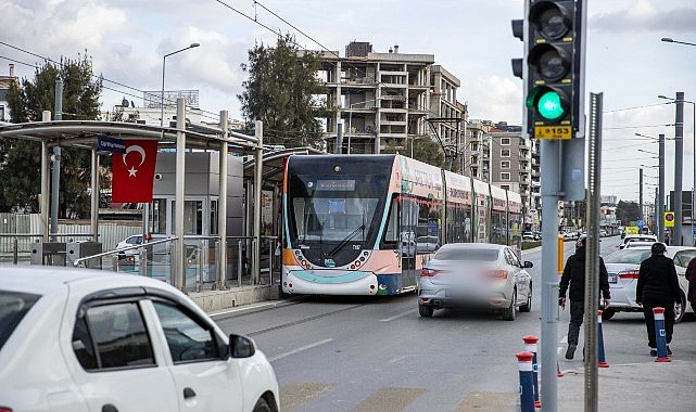 Çiğli ve Karşıyaka tramvay sınırlarında aktarmasız ulaşım kolaylığı başlıyor