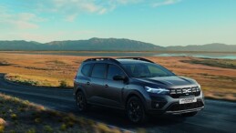 Dacia’nın tarihindeki birinci hibrit motora sahip olan ve merakla beklenen modeli “Jogger HYBRID 140” Türkiye’de satışa sunuluyor