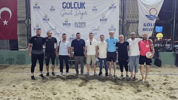 Gölcük Belediyespor; gerçekleştirdiği olağan kongresinde İbrahim Uzuner’i başkanlığa seçerek, yeni idaresi belirledi