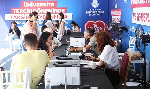 İstanbul Büyükşehir Belediyesi’nin Tercih İstişare ve Rehberlik Merkezleri, YKS’ye giren gençlere bu yıl da fiyatsız danışmanlık hizmeti verecek