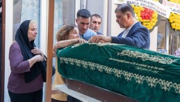 İzmir Büyükşehir Belediye Lideri Dr. Cemil Tugay, Alsancak’ta elektrik akımına kapılarak hayata gözlerini yuman İnanç Öktemay’ın cenazesine katıldı