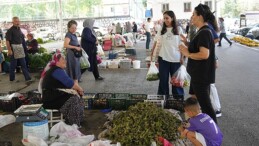 Keçiören Belediyesi, besin fiyatlarındaki pahalılık nedeniyle düşünce yaşayan vatandaşı direkt çiftçiyle buluşturdu