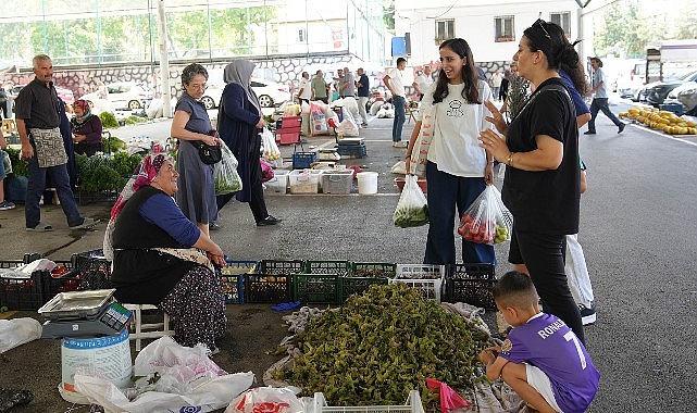 Keçiören Belediyesi, besin fiyatlarındaki pahalılık nedeniyle düşünce yaşayan vatandaşı direkt çiftçiyle buluşturdu