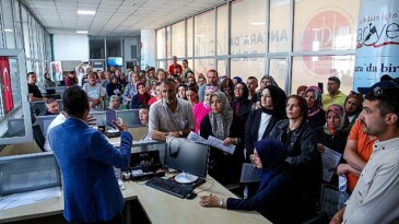 Keçiören Belediyesi bünyesinde faaliyet gösteren Meslek Ofisi, iş arayanlar ve patronları bir ortaya getirerek istihdama katkı sağlamaya devam ediyor