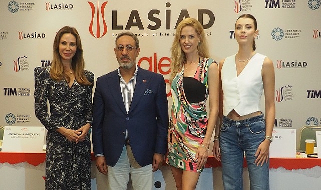 Laleli, süper moda gösterisine hazır