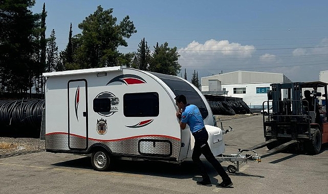 Lara kıyısında kamusal alanları işgal eden karavanlar tahliye edildi