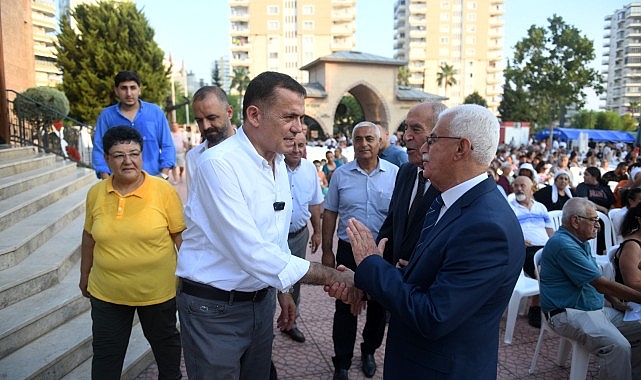 Lider Özyiğit, Mersin Cemevi’nde Aşure aktifliğine katıldı