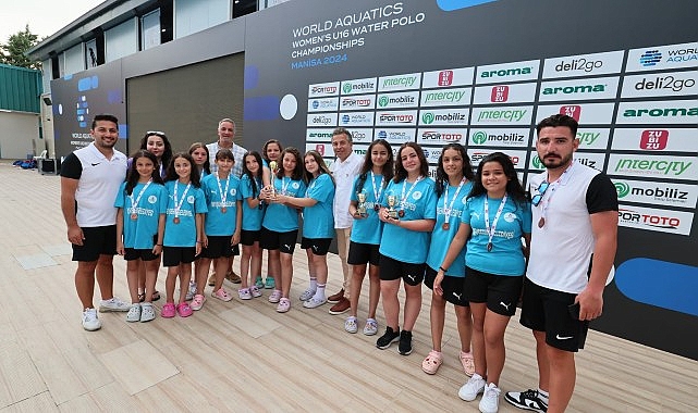 Nevşehir Belediyesi U13 Sutopu Ekibi katıldığı Türkiye Şampiyonasında üçüncü olmayı başarırken atletlerimiz En Çok Gol Atan Oyuncu ve En Yeterli Kaleci ödüllerinin de sahibi oldu