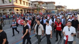 Selçuklu Belediye Başkanı Ahmet Pekyatırmacı Mevlana Meydanı’nda düzenlenen 15 Temmuz Demokrasi ve Ulusal Birlik Günü etkinliklerindeki coşkuya ortak oldu