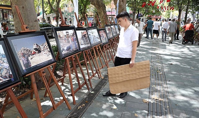 17 Ağustos ve 6 Şubat sarsıntıları fotoğraflarla anıldı