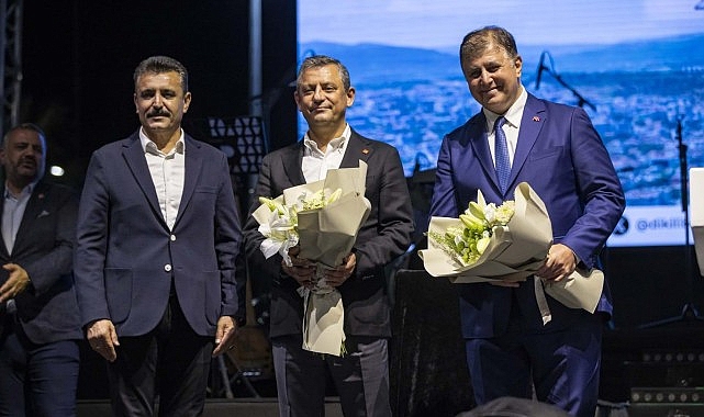 38. Dikili Kültür, Demokrasi ve Emek Festivali CHP Genel Başkanı Özgür Özel’le başladı