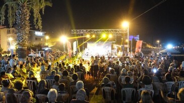 Aydın Büyükşehir Belediyesi Konservatuvarı, sanatın tüm hoşluklarını kent genelinde vatandaşlarla buluşturmaya devam ediyor.