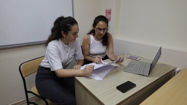 Bakgem ile Üniversiteli Oldular