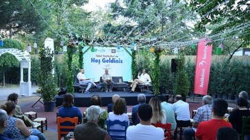 Beylikdüzü Sahaf Söyleşilerinde Homeros ve İlyada Konuşuldu