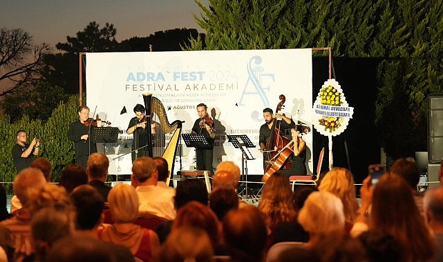 Bu yıl 2.’si düzenlenen Milletlerarası ADRA’FEST’te açılış konseri, bugün saat 20.30’da Burhaniye Ören’deki Adramytteion Hafriyat Konutu’nda gerçekleşti