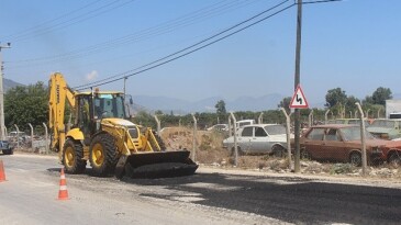 Büyükşehir asfalt tamir çalışması yapıyor