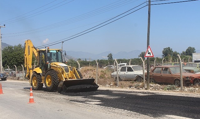 Büyükşehir asfalt tamir çalışması yapıyor