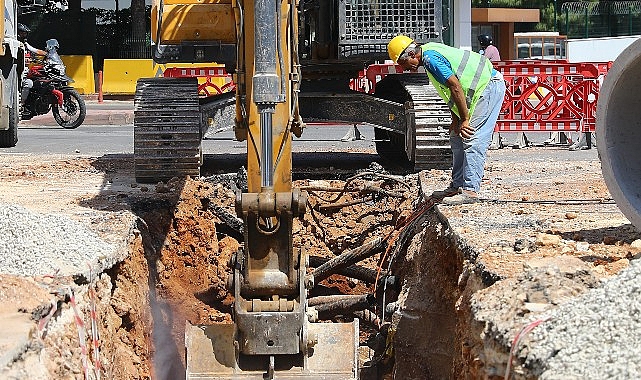 Büyükşehir Konyaaltı’nda altyapı çalışmasını sürdürüyor