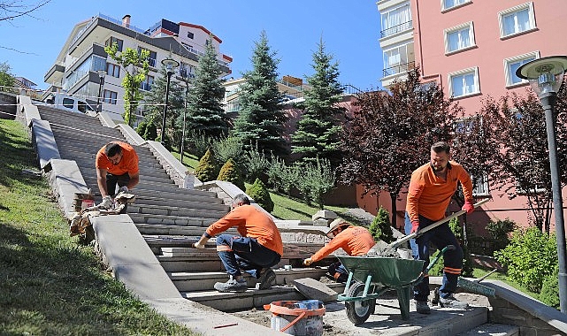 Çankaya Belediyesi, ilçe genelindeki parklarda bakım ve tamir çalışmalarını sürat kesmeden sürdürüyor