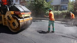 Çankaya Belediyesi, ilçede yer alan 123 mahallede asfalt tamirat, yama ve tam kaplama çalışmalarını koordineli halde sürdürüyor.