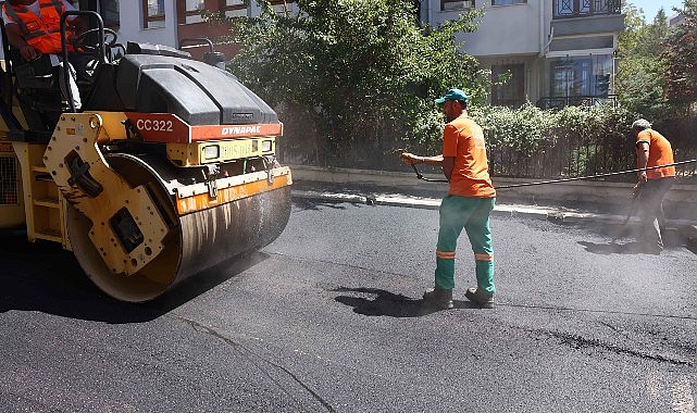 Çankaya Belediyesi, ilçede yer alan 123 mahallede asfalt tamirat, yama ve tam kaplama çalışmalarını koordineli halde sürdürüyor.