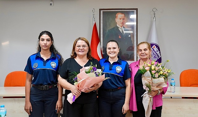Didim Belediye Başkanı Hatice Gençay, kentin refah ve güvenliği için, özverili bir formda vazife yapan Didim Belediyesi Zabıta İşçisi ile bir ortaya geldi
