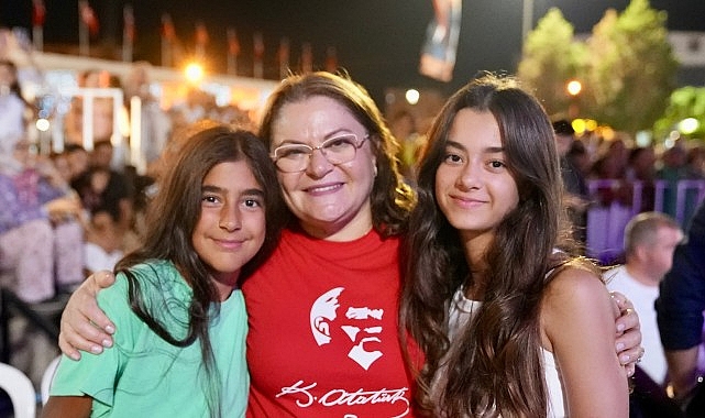 Didim Belediyesi 30 Ağustos Zafer Bayramı’nı harika bir programla kutladı. Kutlamalar kapsamında Fener Alayı ve Kubat Konseri gerçekleştirildi.