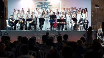 Didim Belediyesi tarafından, Cumhuriyet Kent Meydanı’nda yapılan yaz aktifliklerine Didimli vatandaşlar büyük ilgi gösterdi.