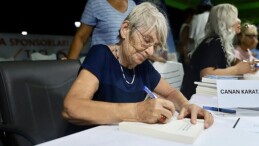 Didim Belediyesi’nin katkılarıyla gerçekleştirilen Altınkum Müellifler Şenliği birbirinden pahalı muharrirleri konuk etmeye devam ediyor