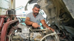 Gaziemir Belediyesi araçlarını atölyelerinde tamir ederek tasarruf sağlıyor