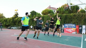 Genç atletler Zafer Turnuvası’nda bu sefer basketbol için yarıştı