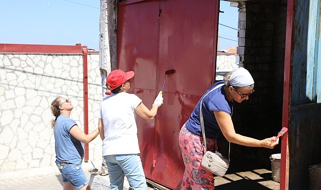 Güzelbahçe Bayanlarından İmece Örneği