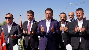 İBB Başkanı Ekrem İmamoğlu, TBB Encümen Toplantısı’na başkanlık etmek üzere, 6 Şubat 2023 sarsıntılarında büyük yıkıma uğrayan Adıyaman’a geldi