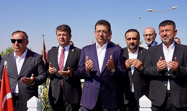 İBB Başkanı Ekrem İmamoğlu, TBB Encümen Toplantısı’na başkanlık etmek üzere, 6 Şubat 2023 sarsıntılarında büyük yıkıma uğrayan Adıyaman’a geldi