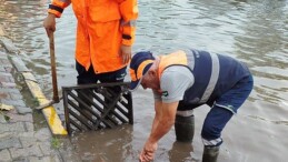 İstanbul’da sabah saatlerinden itibaren yağış tesirli oldu. Gök gürültü sağanak yağış birtakım noktalarda 26 kilogram yağışa yol açtı