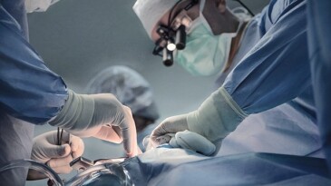 İstinye Üniversitesi dünyada yalnızca birkaç merkezde gerçekleştirilen “İzsiz Tiroidektomi” kursuna mesken sahipliği yapacak