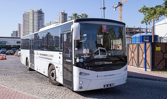 İzmir Büyükşehir’den bayan ve çocuklara fiyatsız deniz aktifliği Dezavantajlı bölgelerin bayanları denizle buluştu