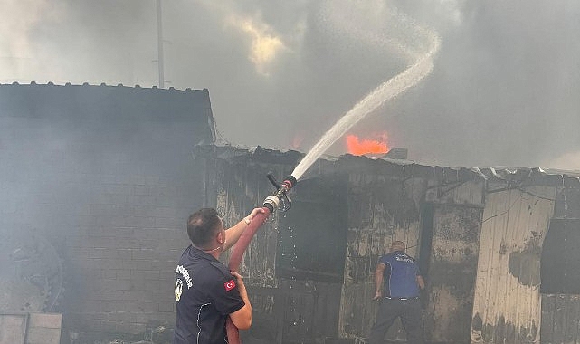 İzmir İtfaiyesi 4 günde 249 yangına müdahale etti