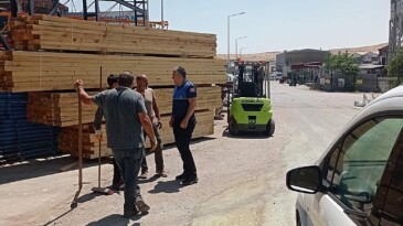 Kahramankazan Belediyesi Zabıta Müdürlüğü grupları, ilçede daha nizamlı ve inançlı bir ortamın sağlanması için ağır mesai harcıyor.