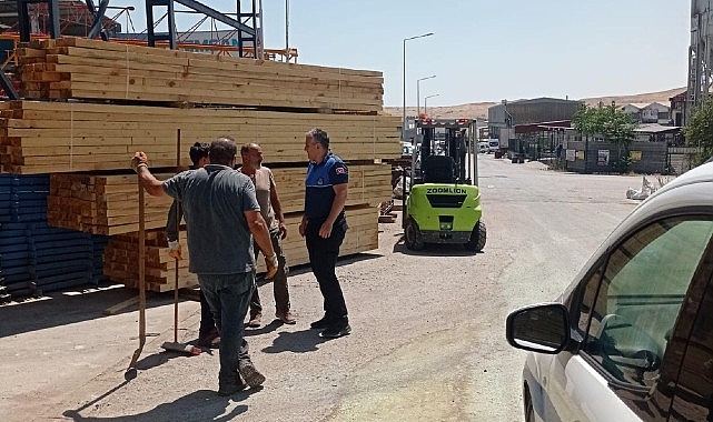 Kahramankazan Belediyesi Zabıta Müdürlüğü grupları, ilçede daha nizamlı ve inançlı bir ortamın sağlanması için ağır mesai harcıyor.