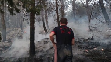 Kocaeli İtfaiyesi, Bolu’da soğutma çalışması yapıyor