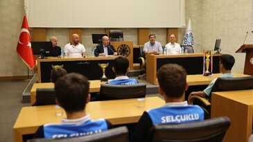 Lider Ahmet Pekyatırmacı: “Gençlerimizi en uygun biçimde yetiştirirsek olimpiyatlarda Türkiye olarak elde edemeyeceğimiz sonuç yok.”