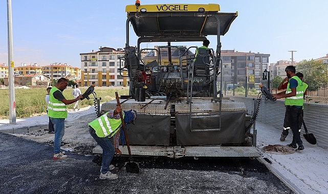 Lider Pekyatırmacı Asfalt Çalışmalarını İnceledi