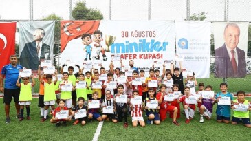 Minikler Zafer Turnuvasında cümbüş dolu anlar yaşadı