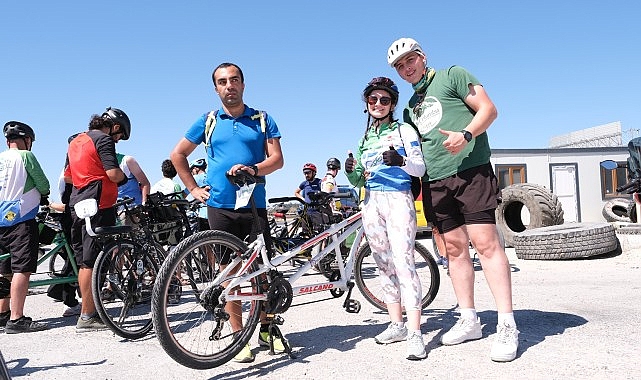 Mysia Yolları’nda manisiz dostluklar için pedal çevirdiler