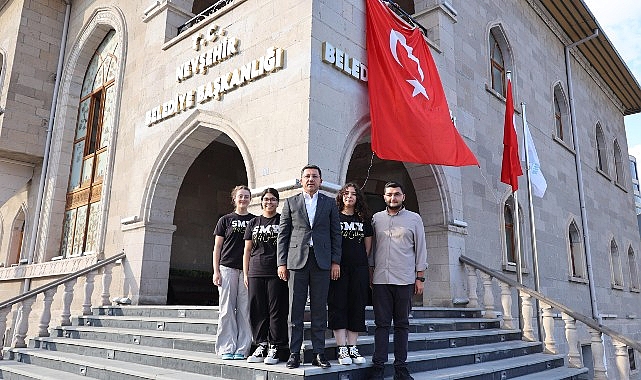 Nevşehir Belediye Başkanı Rasim Arı, konuk ettiği Özel Simya Koleji öğrencilerinin Nevşehir ve belediyecilik hakkında sorularını yanıtlandırdı.