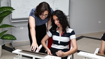 “Öğrencisi olduğu kuruma öğretmen olarak geri döndü”