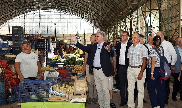 Ömerbey Mahallesi dolgu alanında bulunan ve 2019 yılında faaliyetlerine son verilen kapalı pazar yeri, 5 yıl ortadan sonra tekrar açıldı