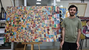 Otizmli üniversite öğrencisi Hamza, yaz tatilini fotoğraf yaparak geçirdi