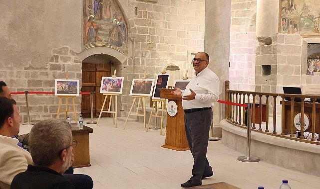 Profesyonel Turist Rehberi ve Müellif Serhan Güngör ile ‘Türkiye Tarihine Türkiye Hudutları Dışından Bakış’ isimli söyleşi Meryem Ana Kilisesi’nde yapıldı.